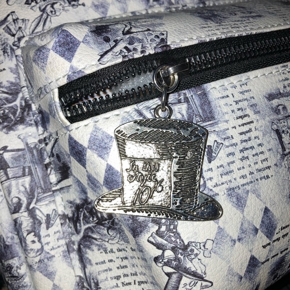 Alice in wonderland large backpack - Picture 3 of 7